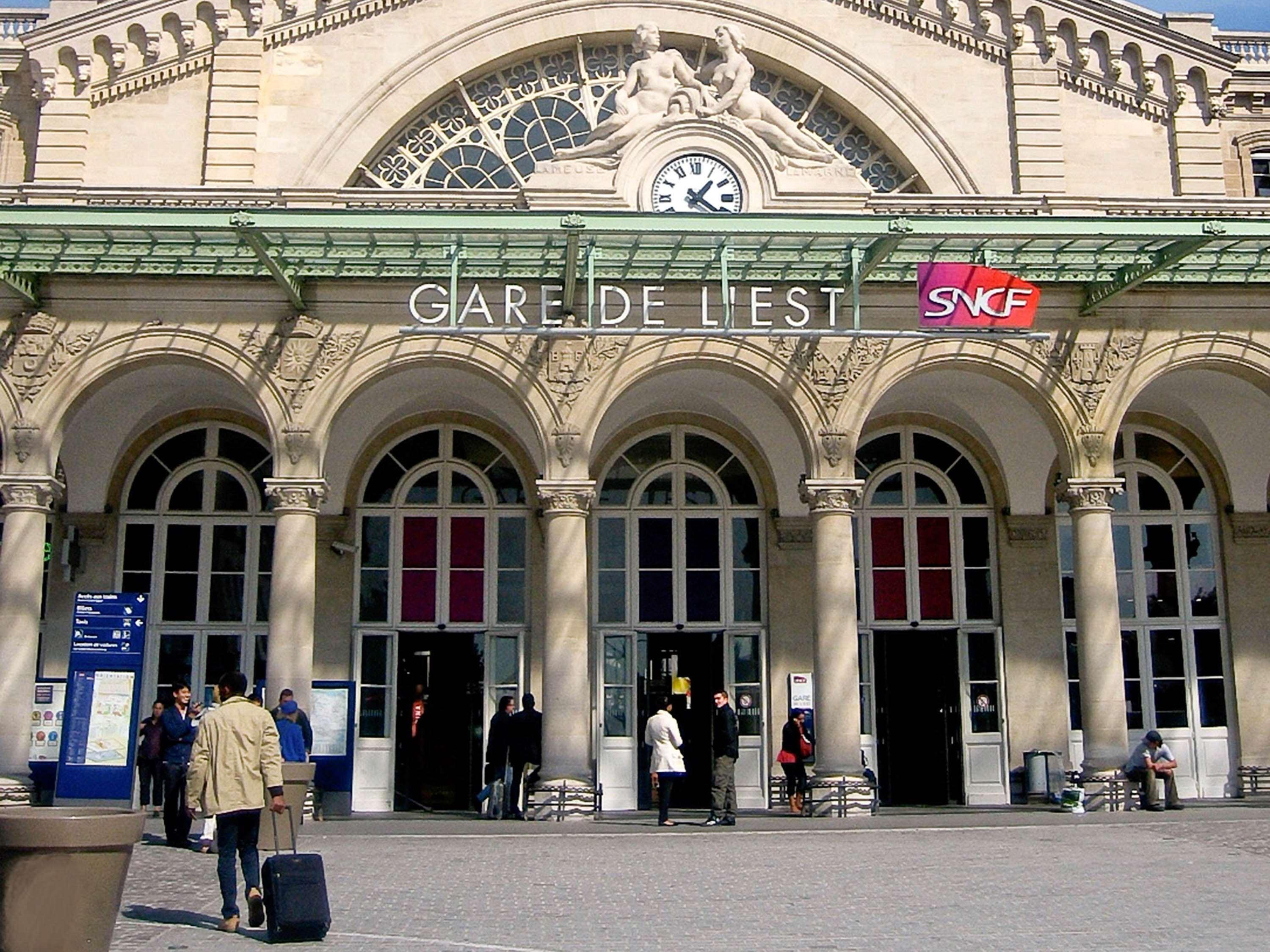 Gare de l est. Вокзал в Париже Gare de. Восточный вокзал (Париж). Лионский вокзал в Париже. Северный вокзал Париж.