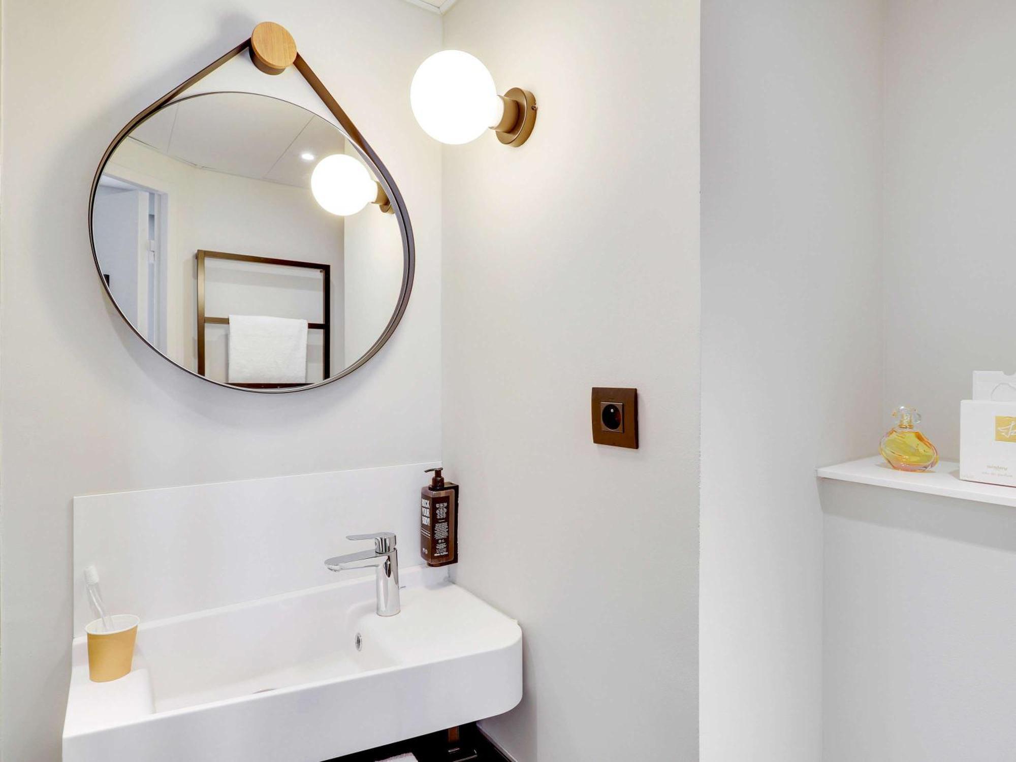 Ibis Levallois Perret Экстерьер фото