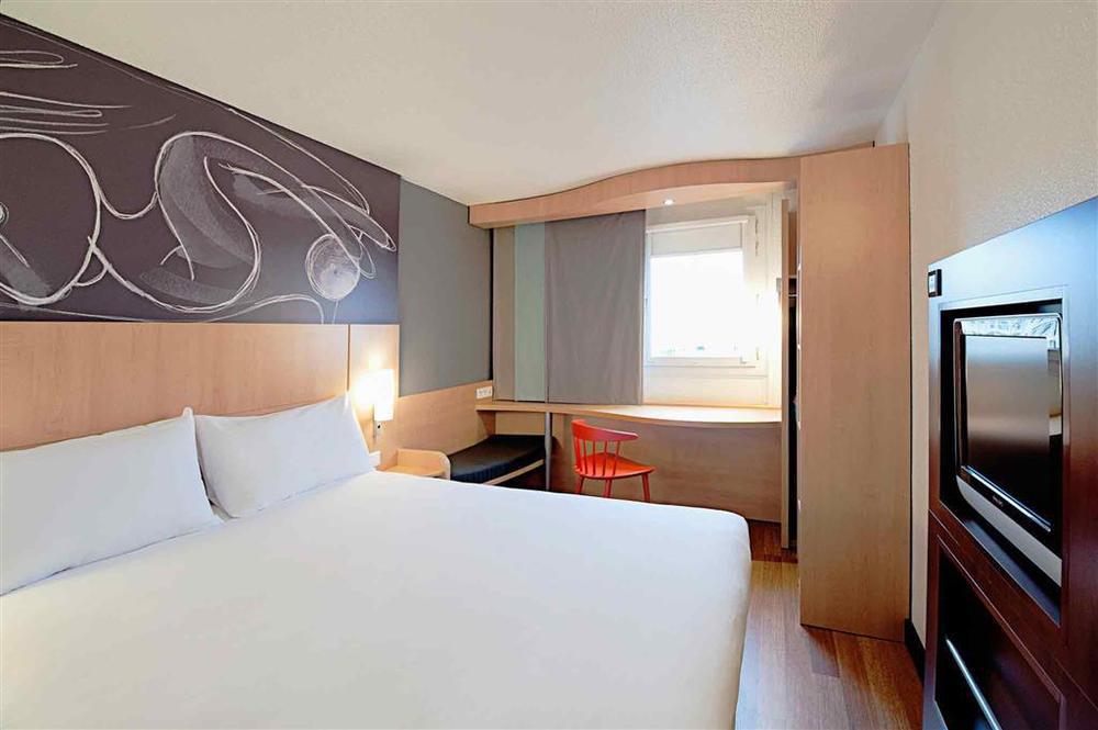 Ibis Levallois Perret Экстерьер фото